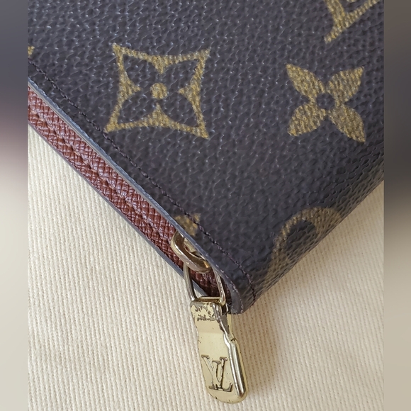 Louis Vuitton Monogram Zippy Wallet - Picture 7 of 16